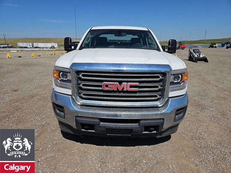 2015-gmc-sierra-2500hd-image-8