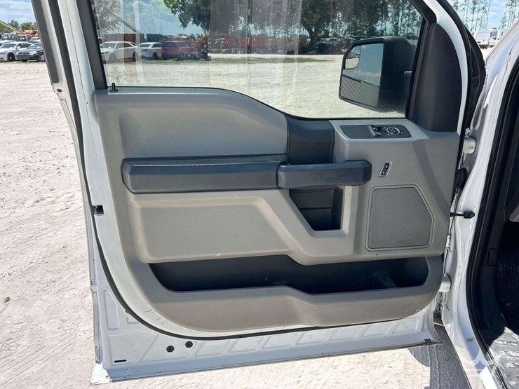 2019-ford-f150-image-11