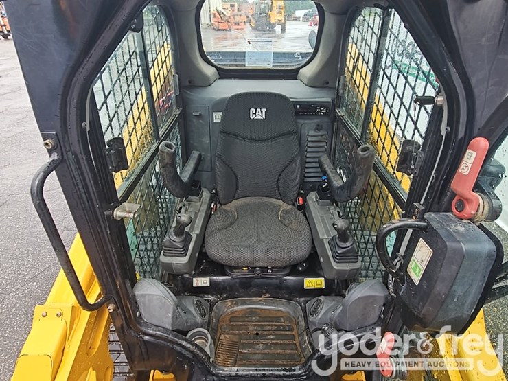 2023-caterpillar-279d3-image-24