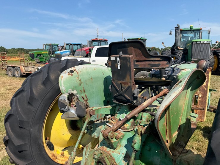 1972-john-deere-820-image-31