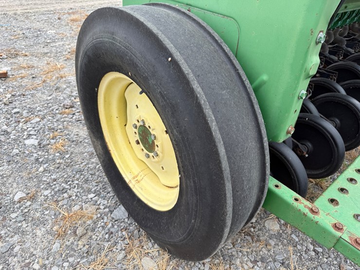 john-deere-450-image-5