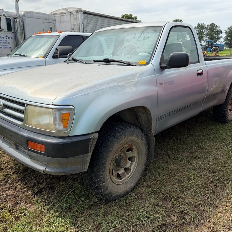 1993 TOYOTA T100