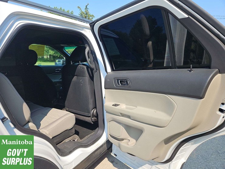 2013-ford-explorer-image-23