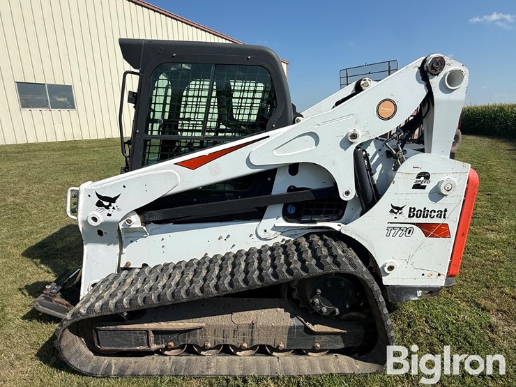 2017-bobcat-t770-image-8