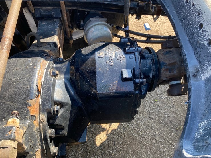 2018-kenworth-t440-image-21