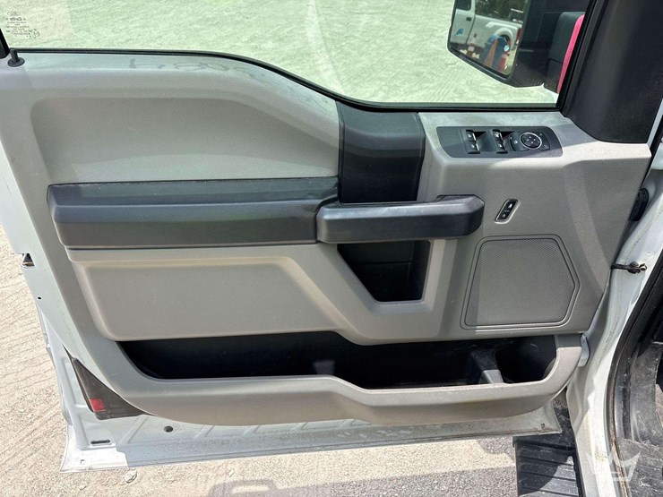 2016-ford-f150-image-15