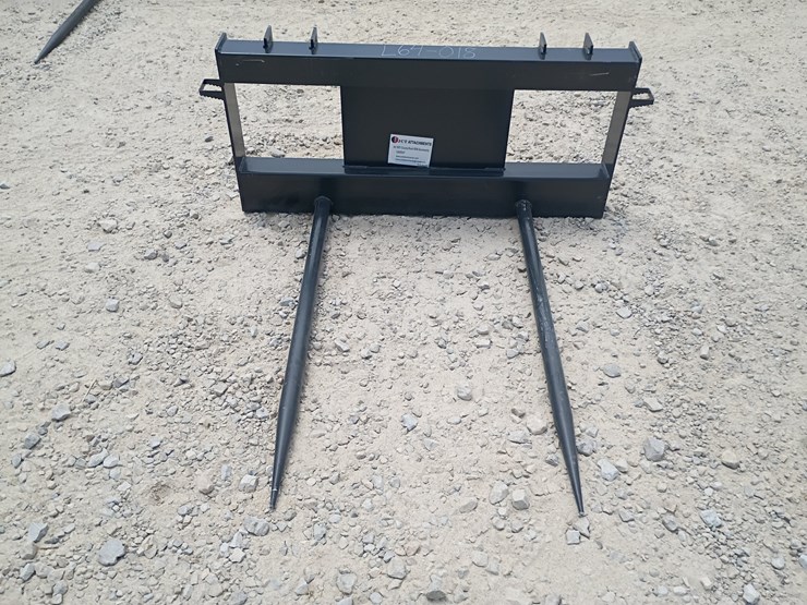 #l64-018-•-jct-bale-spear-skid-steer-attachment-image-1