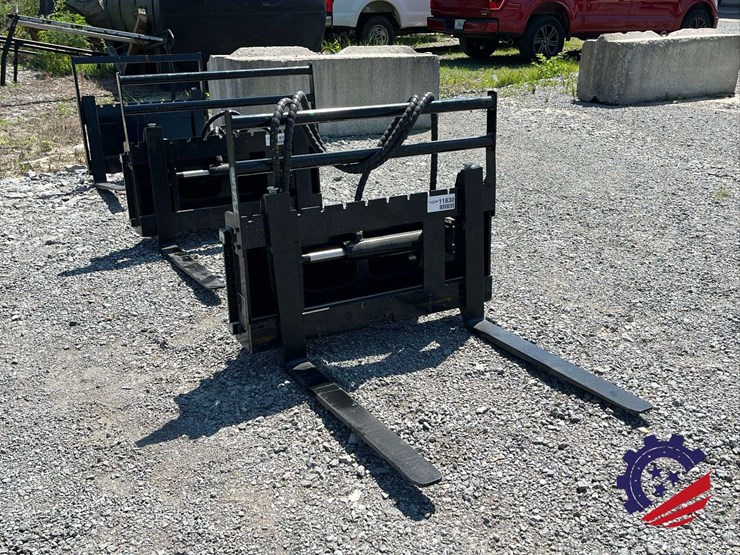 unused-2026-future-ft-cyhc-mini-skid-steer-side-shift-fork-attachment-image-6