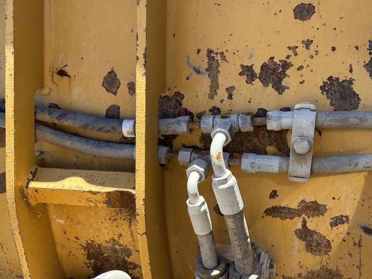 caterpillar-420d-image-15
