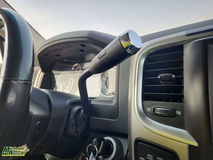 2014-dodge-2500-image-23