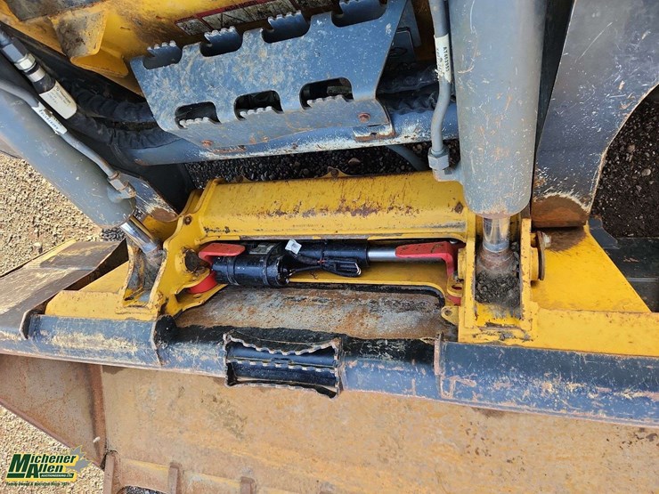 2024-deere-325g-image-55