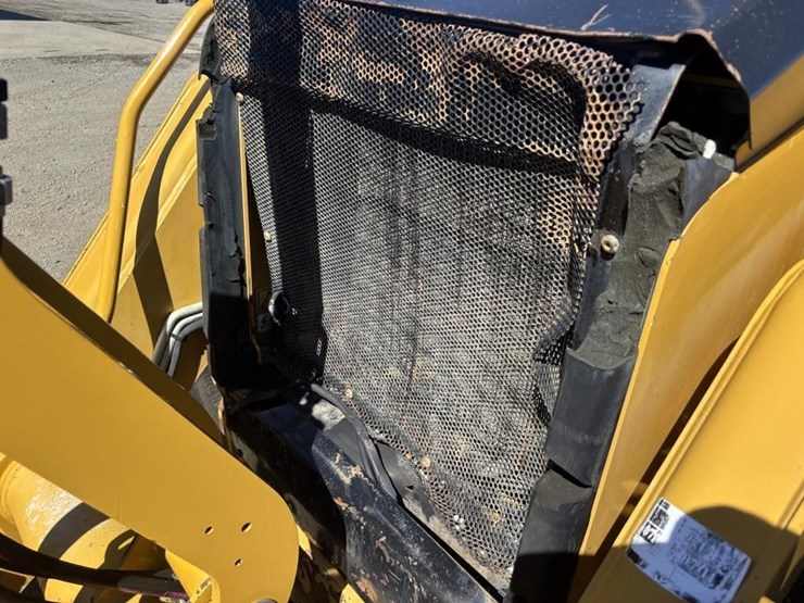 2012-caterpillar-420f-image-53
