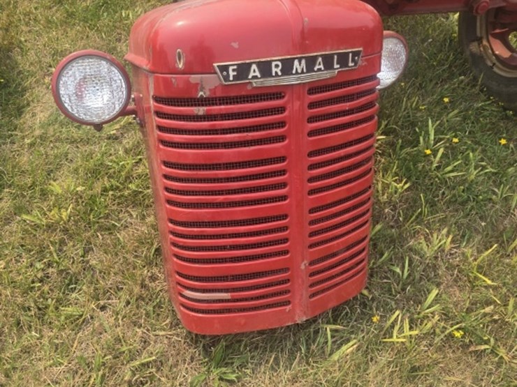 #8-•-mccormic-w6-vintage-tractor-image-4
