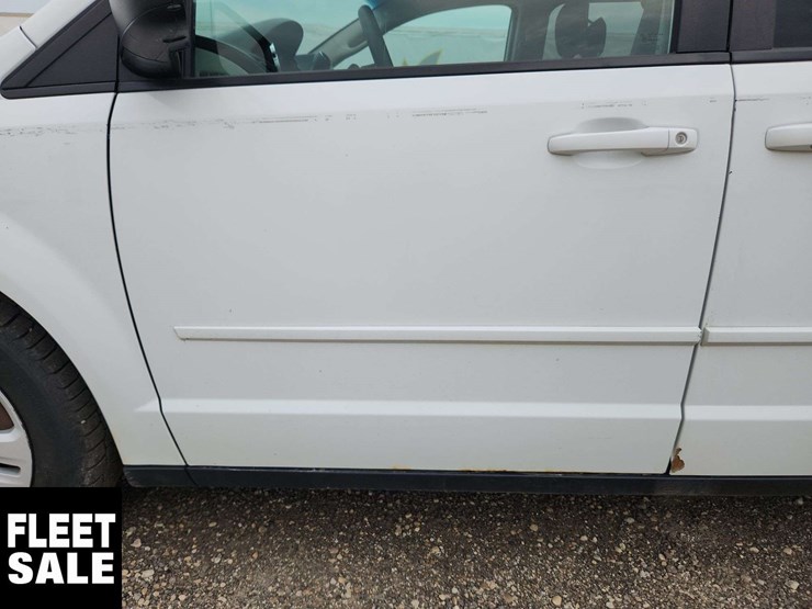 2016-dodge-grand-caravan-image-44