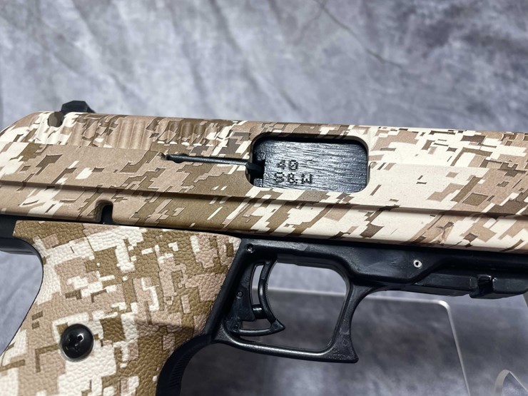 #10865-•-hi-point-jcp-40,-40-s&w-semi-auto-pistol,-sn:-x7304283-image-8