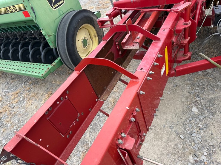 2017-new-holland-bc5070-image-16