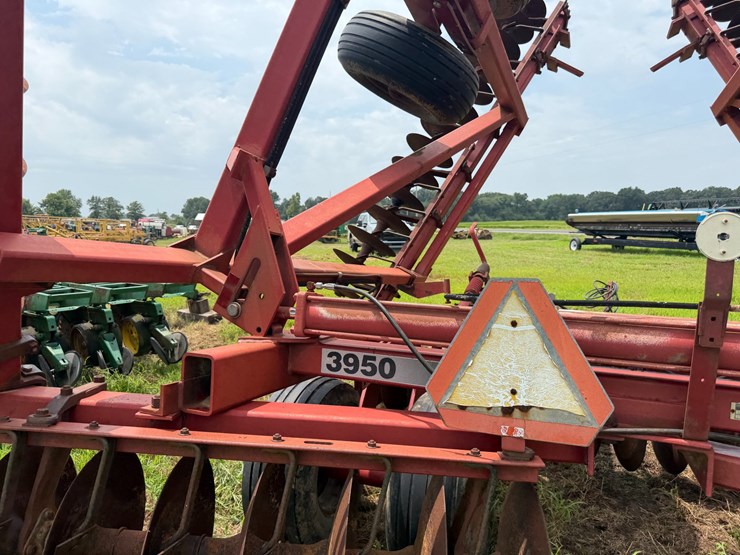 case-ih-3950-image-19