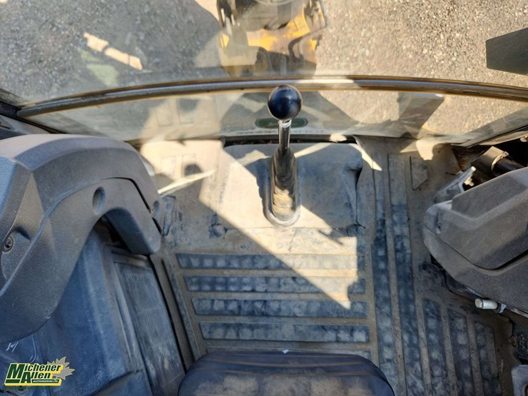 deere-410l-image-14