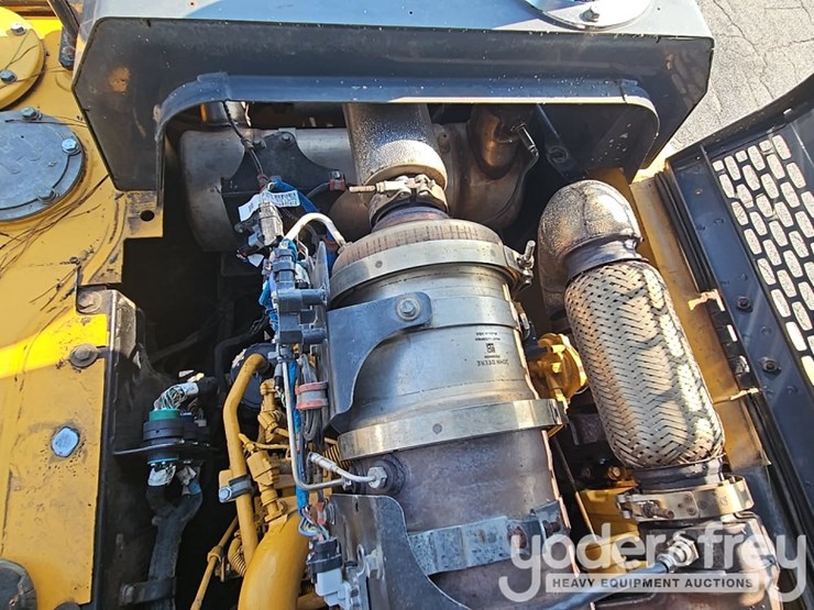 2018-deere-130g-image-26