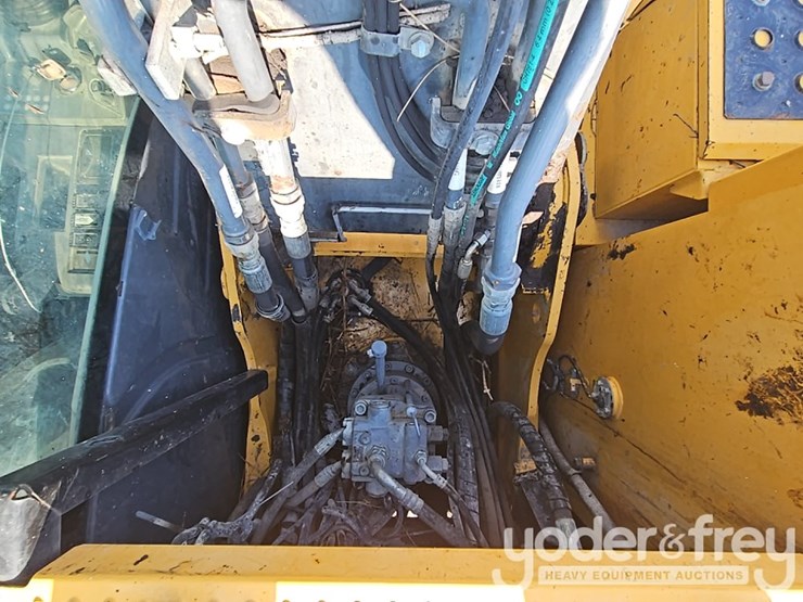2018-deere-130g-image-23