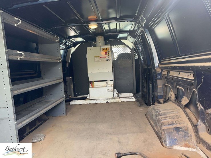 2006-ford-econoline-350-image-31