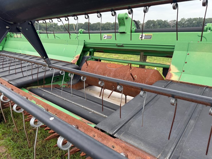 2015-john-deere-630d-image-38