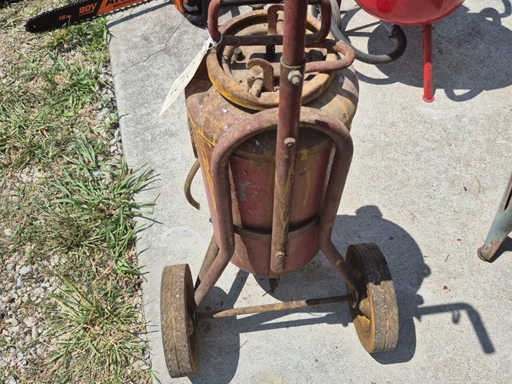 #121-•-paint-line-sprayer-image-3