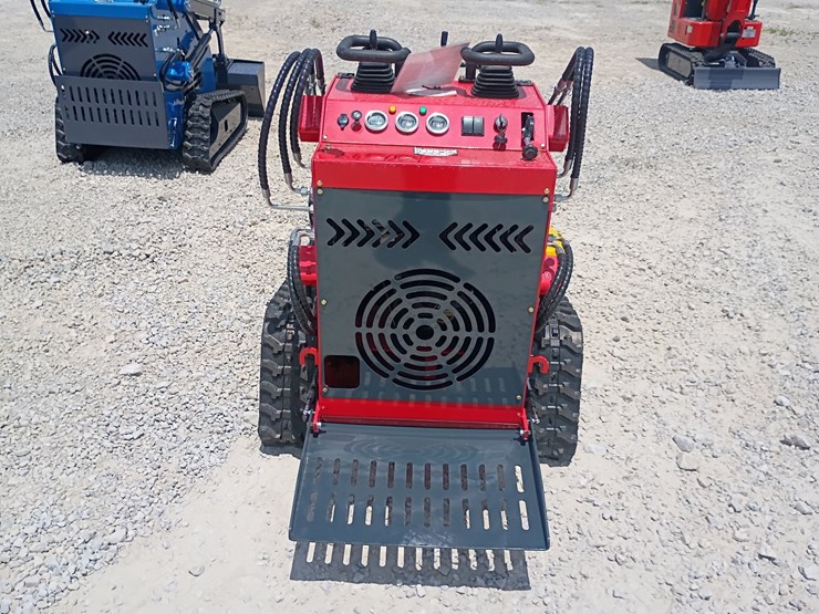#l63-009-•-2026-zjg-380-mini-skid-steer-image-9