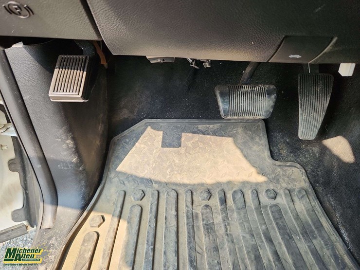 2014-dodge-2500-image-24