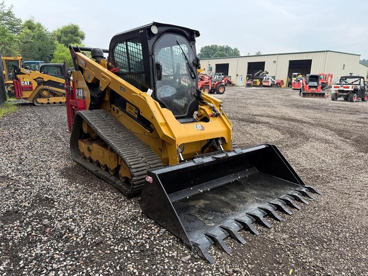 2020-caterpillar-299d3-image-6
