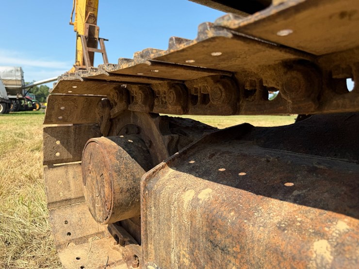 caterpillar-307-image-13