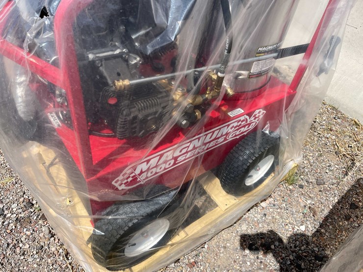 #2203-•-magnum-4000-gold-power-washer-image-5