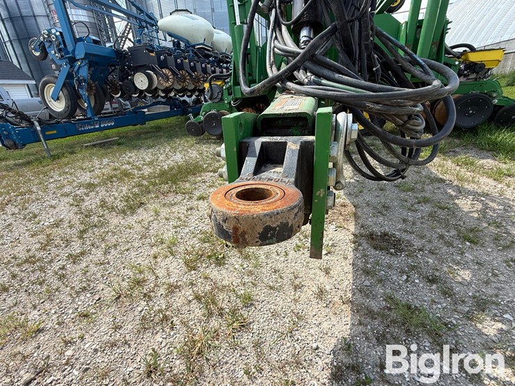 2021-john-deere-db60-image-12