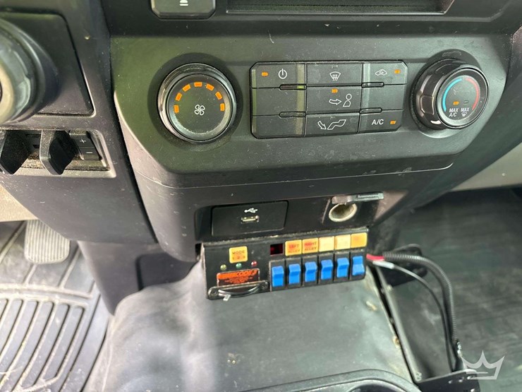 2016-ford-f150-image-24