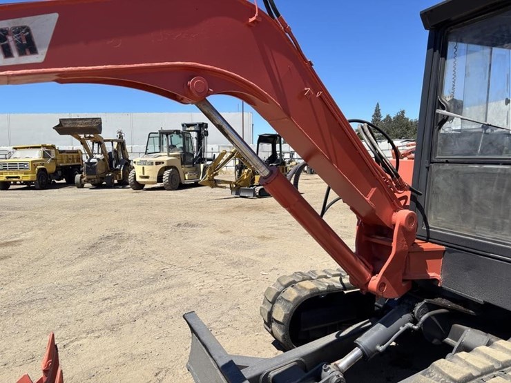 kubota-kh130-image-13