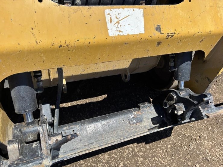 2018-caterpillar-259d-image-12