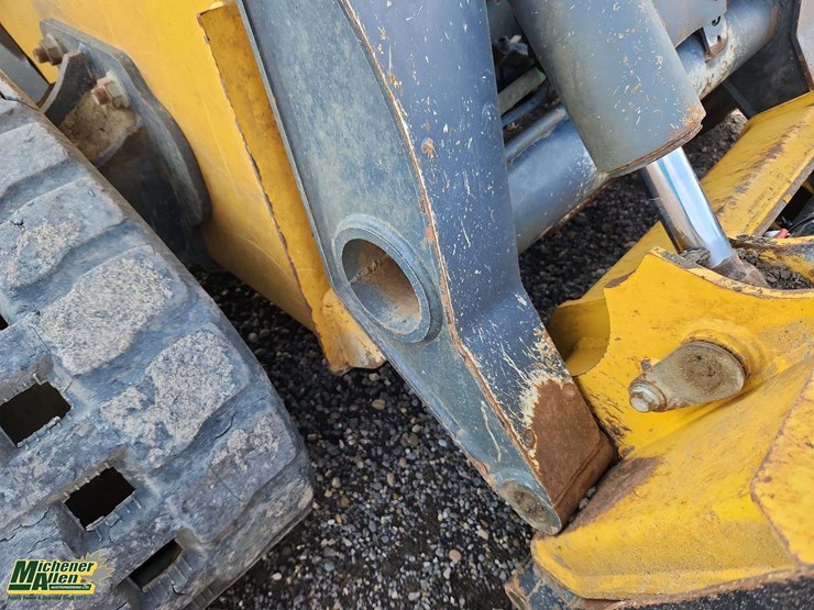 2024-deere-325g-image-44