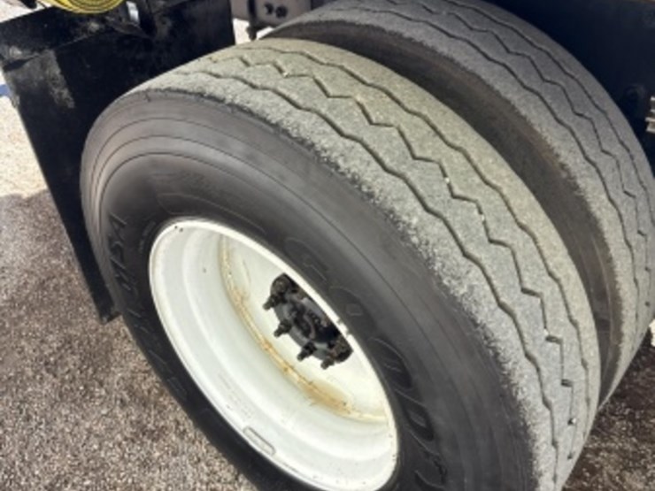 2007-freightliner-m2-112-f/b-image-7