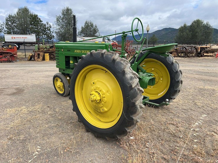 john-deere-h-image-3