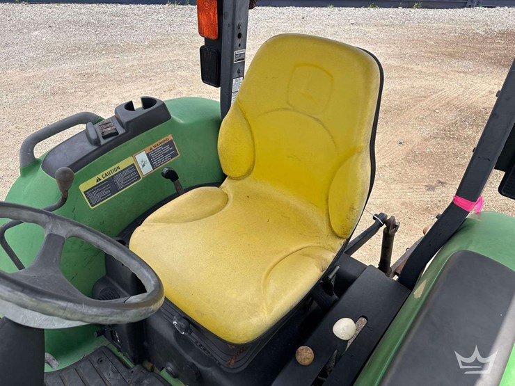john-deere-utility-loader-tractor-image-17