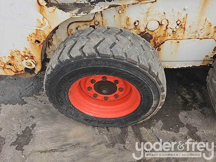 2011-bobcat-s185-image-20