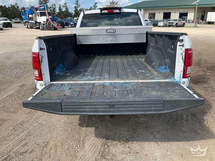 2017-ford-f150-image-13