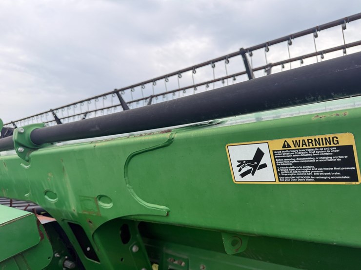 2015-john-deere-630d-image-12