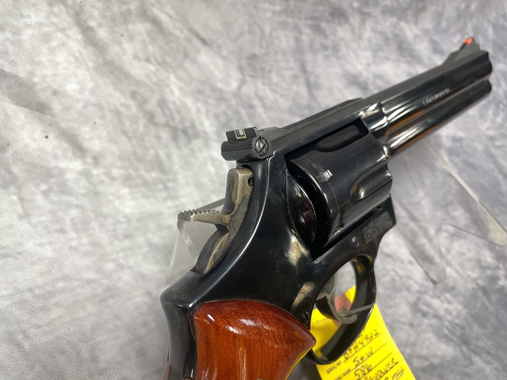 #10828-•-smith-&-wesson-model-586,-357-mag-revolver,-sn:-bfh4922-image-4