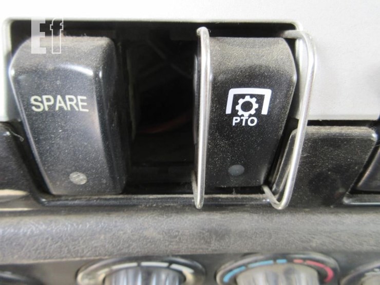 2015-kenworth-t800-image-12
