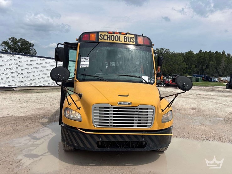 2016-freightliner-b2-image-29