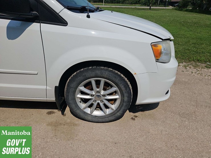 2014-dodge-grand-caravan-image-13