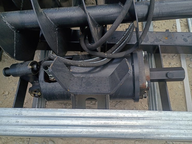 #l64-006-•-jct-auger-and-bits-skid-steer-attachment-image-9