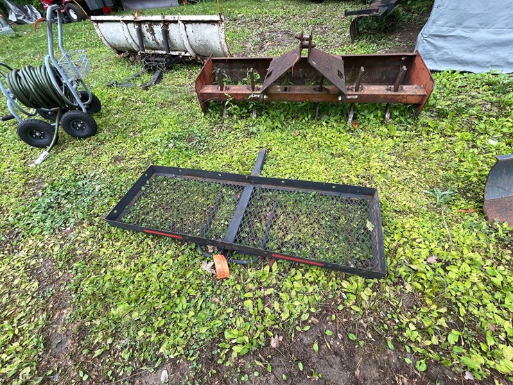 #6123-•-car-storage-hitch-attachment-image-1