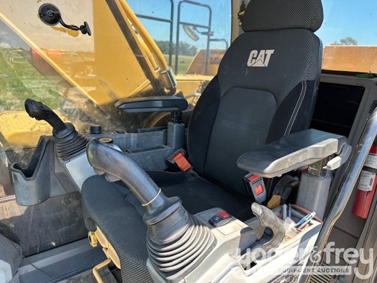2019-caterpillar-336-image-12